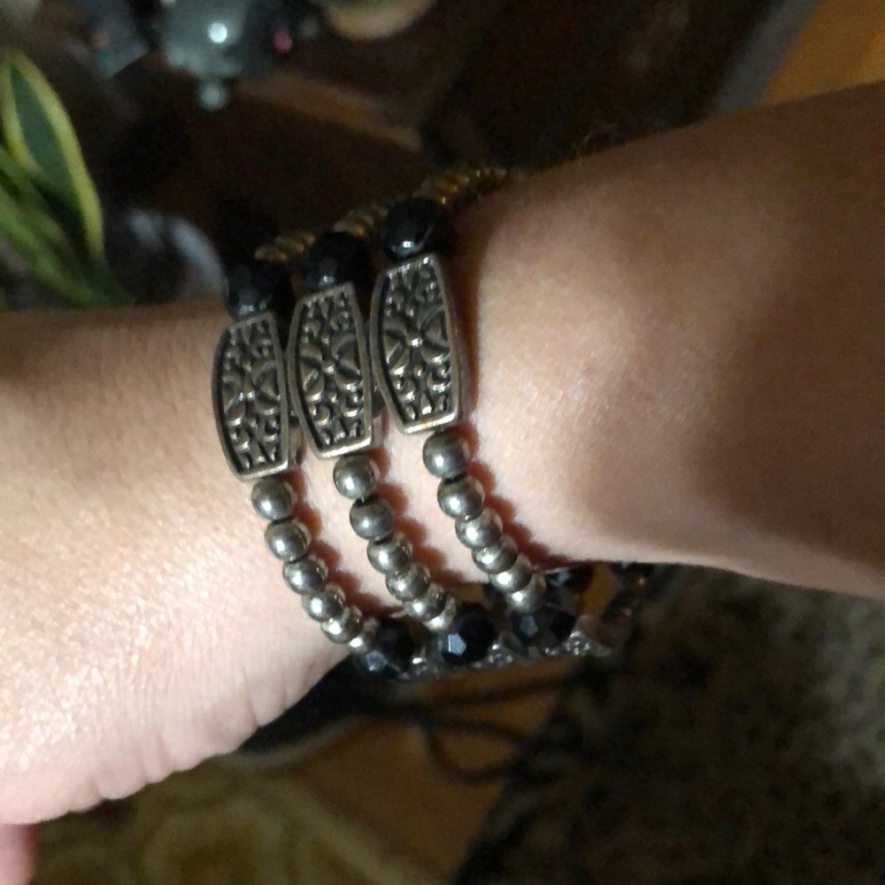 Vintage boho silver and black stretch bracelet